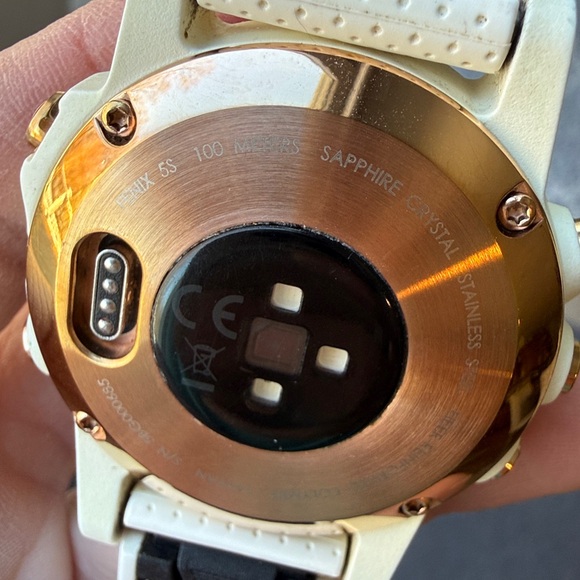 Garmin Fenix 5S Sapphire Edition Multisport GPS Smartwatch - White and Rose Gold - Picture 14 of 14